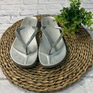 Capelli of New York Silver Flip Flops with Rhinestone Accents. Size 9.